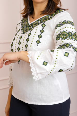 Bluza alba cu motiv geometric verde Doina [1]