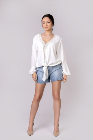 Bluza alba cu nod in talie [4]