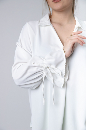 Bluza alba vaporoasa cu maneci clopot [1]