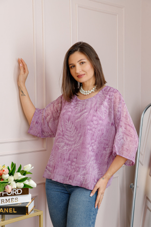 Bluza dama Maddie din voal lila cu imprimeu floral alb [1]