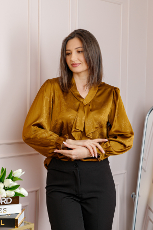 Bluza dama satinata maro caramel cu aplicatie tip cravata Yvonne [2]