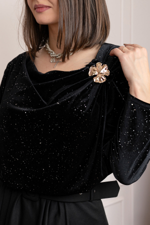 Bluza eleganta din catifea Noelle cu brosa aurie si decolteu lejer - Negru [1]