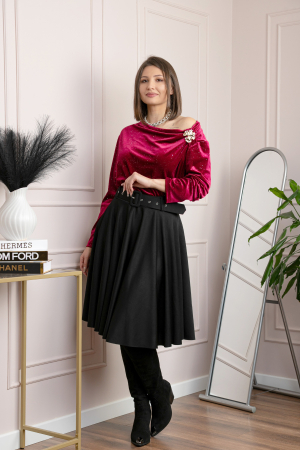 Bluza eleganta din catifea Noelle cu brosa aurie si decolteu lejer - Visiniu [3]