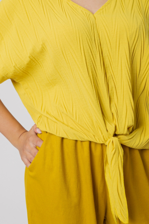 Bluza galbena casual cu aspect texturat si nod in talie [1]