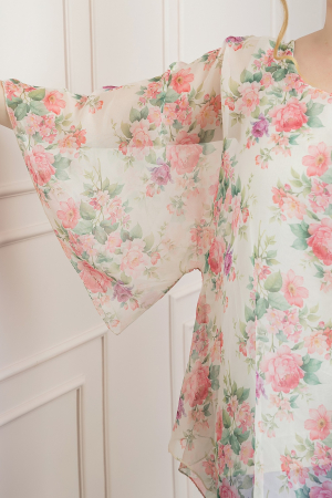 Bluza ivoire din voal cu imprimeu floral si maneci fluture [1]