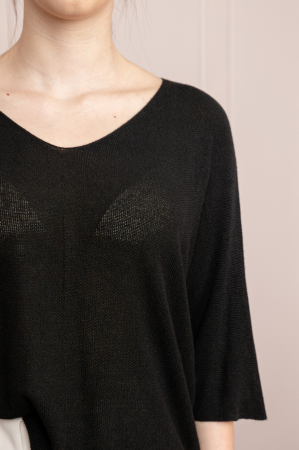 Bluza neagra cu maneci liliac [1]