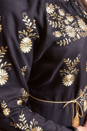 Bluza neagra cu motiv floral auriu Tania 03 [4]