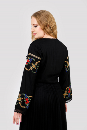 Bluza neagra cu motiv floral multicolor Afrodita 05 [2]