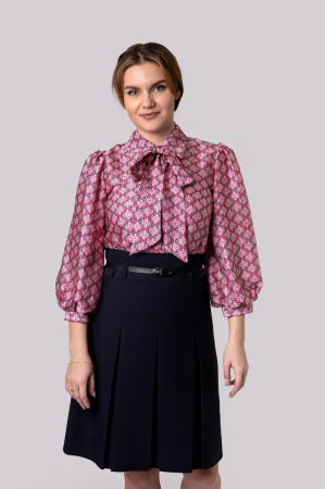 Bluza roz cu imprimeuri florale si funda la guler [2]
