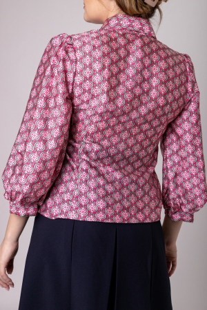 Bluza roz cu imprimeuri florale si funda la guler [3]