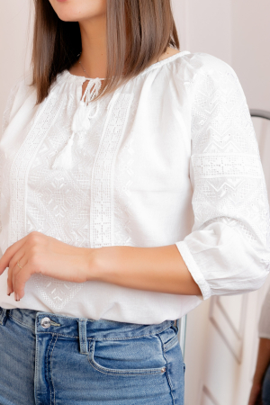 Bluza tip ie alba cu broderie geometrica alba Agata [1]