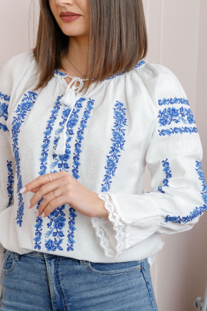 Bluza tip ie alba cu motiv floral albastru Cipriana 02 [1]