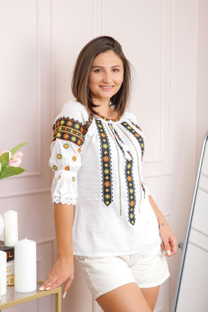 Bluza tip ie alba cu motiv floral multicolor Minodora [2]