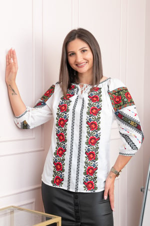 Ie cu maneca scurta - Bluza tip ie alba cu motiv floral rosu Floarea