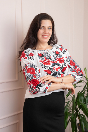 Ie cu maneca scurta - Bluza tip ie alba cu motiv floral rosu Gianina