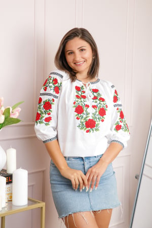 Ie cu maneca scurta - Bluza tip ie alba cu motiv floral rosu Hortensia