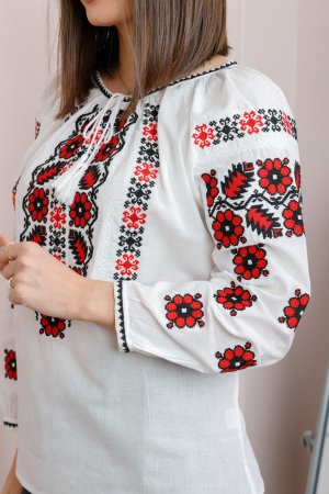 Bluza tip ie alba cu motiv floral rosu Magdalena [1]