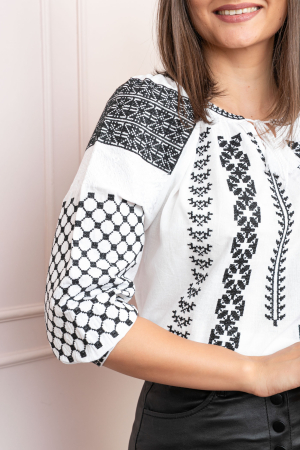 Bluza tip ie alba cu motiv geometric negru Venera [1]