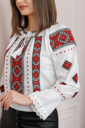 Bluza tip ie alba cu motiv geometric rosu Adriana [1]
