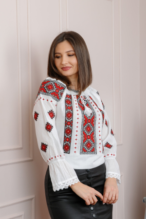 Ie cu maneca lunga - Bluza tip ie alba cu motiv geometric rosu Adriana