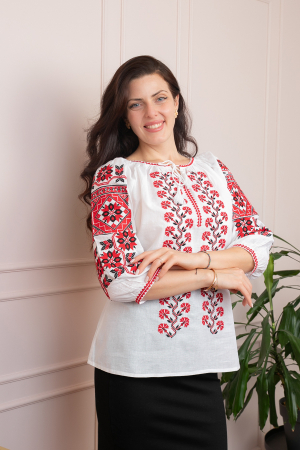 Ie cu maneca scurta - Bluza tip ie alba cu motiv geometric rosu Celina 02