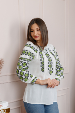 Bluza tip ie alba cu motiv geometric verde deschis Brigita 03 [2]