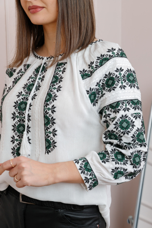 Bluza tip ie alba cu motiv geometric verde inchis Brigita 02 [1]