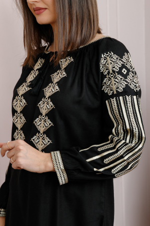 Bluza tip ie neagra cu motiv geometric auriu Olimpia [1]