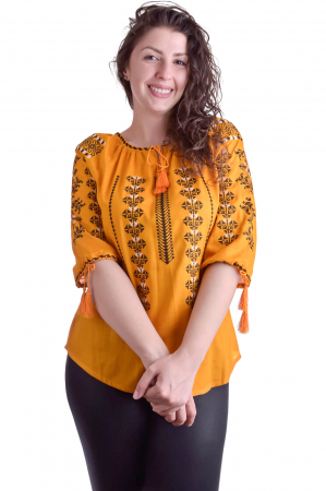 Bluza traditionala galbena cu motiv geometric negru Melissa [3]