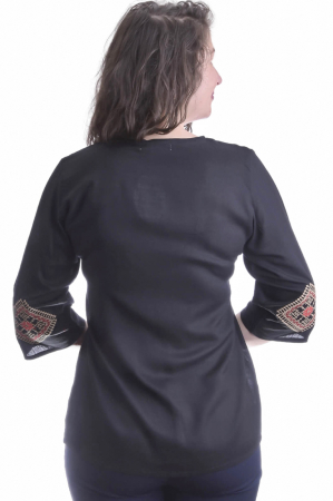 Bluza traditionala neagra cu motiv floral rosu Astrid [2]