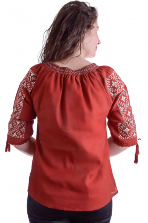 Bluza traditionala rosie cu motiv geometric alb Ariadna [2]