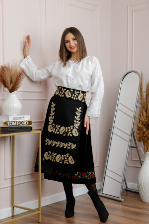 Brau traditional negru cu motiv floral auriu Madalina [3]