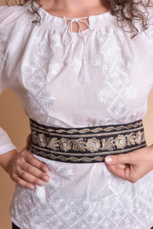 Brau traditional negru cu motiv floral bej Mihaela [0]