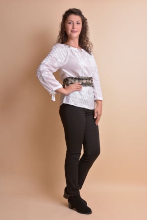 Brau traditional negru cu motiv floral bej Mihaela [5]