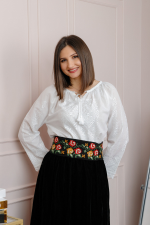 Brau traditional negru cu motiv floral multicolor Laura [1]