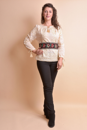 Brau traditional negru cu motiv floral multicolor Roza [2]