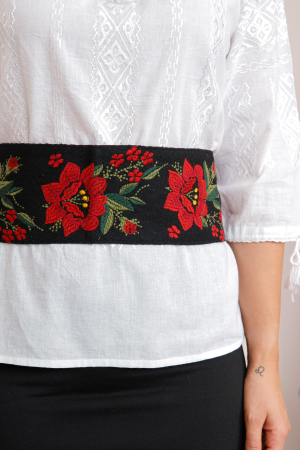 Brauri si marame - Brau traditional negru cu motiv floral rosu Domnica