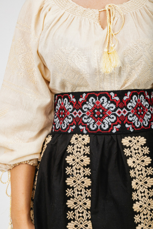 Brauri si marame - Brau traditional negru cu motiv floral rosu Florentina