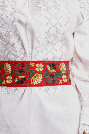 Brau traditional rosu cu motiv floral multicolor Crenguta [0]