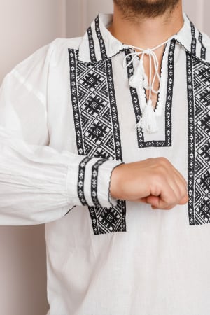 Camasa barbateasca traditionala alba cu motiv geometric negru Traian [1]