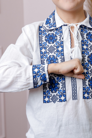 Camasa traditionala de baieti alba cu motiv floral albastru Silviu 03 [1]