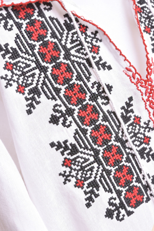 Camasa traditionala de baieti alba cu motiv geometric multicolor Tudor [1]