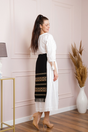 Catrinta traditionala neagra cu broderie geometrica crem Ileana [2]