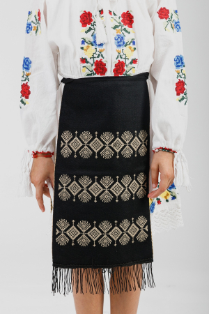 Imbracaminte copii - Catrinta traditionala neagra pentru fetite cu broderie geometrica crem Flavia