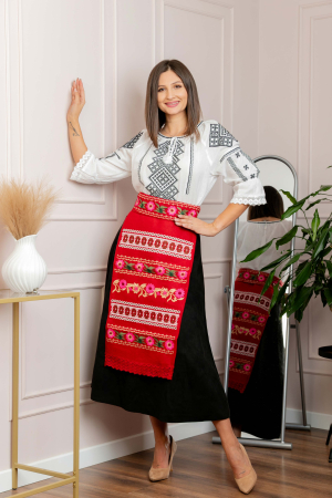 Catrinta traditionala rosie cu broderie florala roz Lacramioara [3]