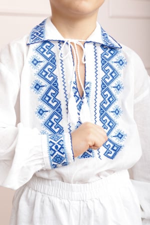 Compleu traditional alb pentru baieti cu motiv geometric albastru Alexandru [1]