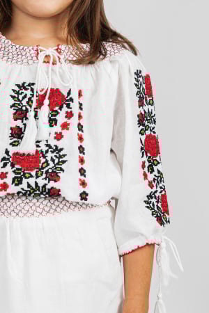 Compleu traditional alb pentru fetite cu motiv floral rosu Maria [2]