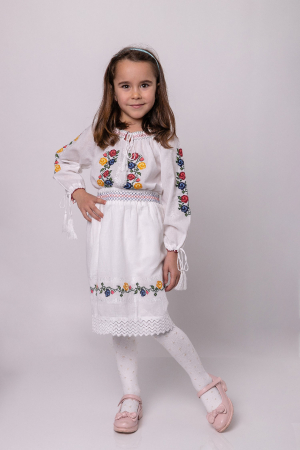 Compleu traditional alb pentru fetite cu motiv floral tricolor Alessia [1]