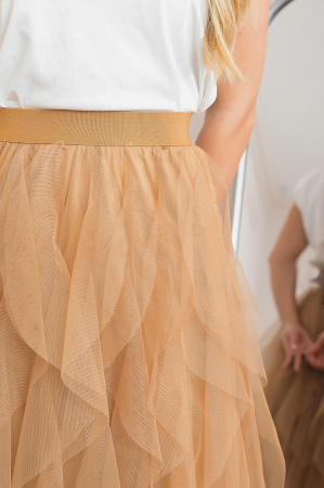 Fusta camel cu volane din tulle [2]