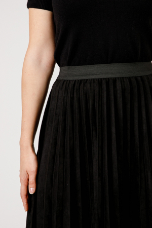 Fusta plisata neagra din piele intoarsa sintetica cu elastic in talie [1]